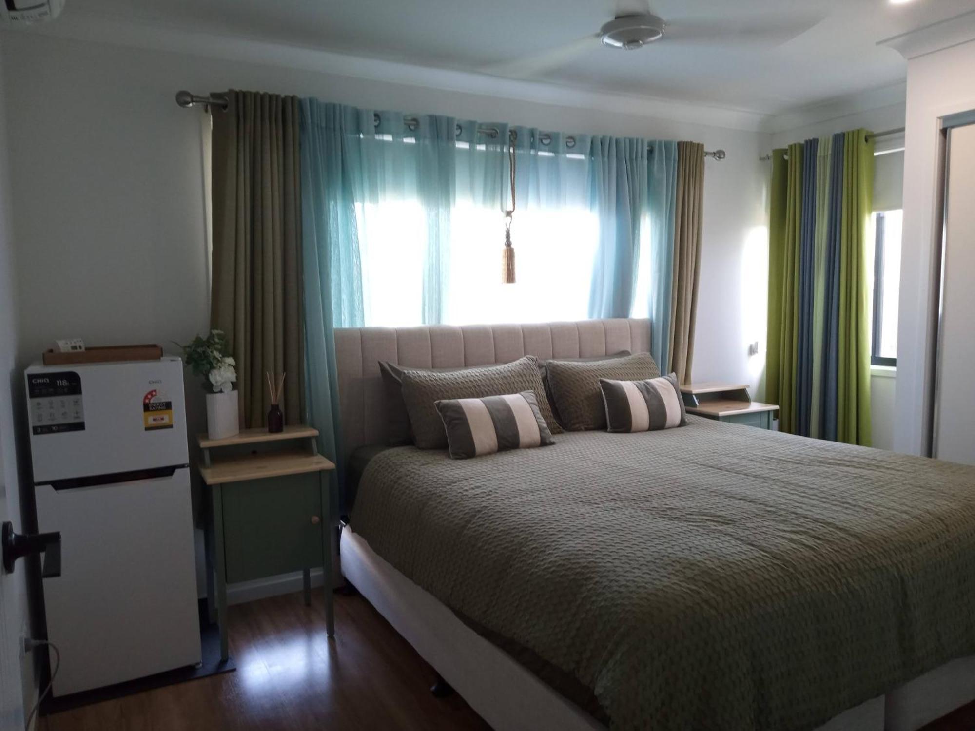 La Casa In Warner Lakes - A Boutique - A Welcoming Homestay Brendale
